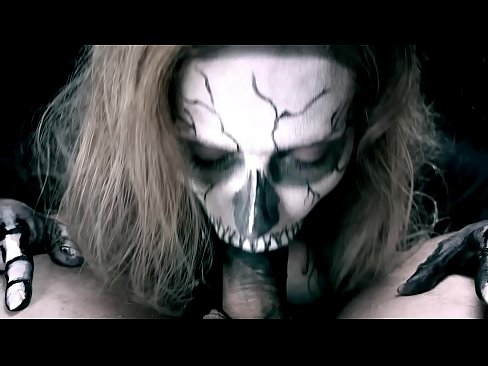 ❤️ Demonflicka suger kuk med sin svarta mun och sväljer sperma. ☑ Sexvideo at us